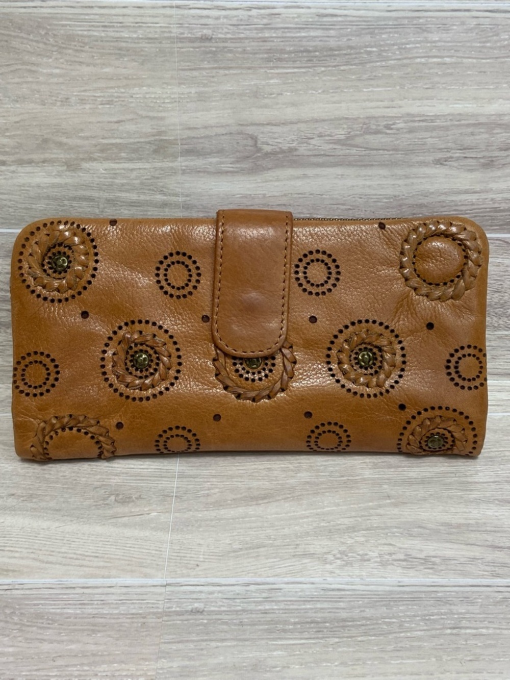 VALENCA HOLLAND / Mandala Leather Bi-fold wallet